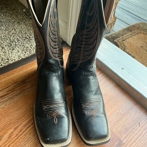 Women size 7 Ariat Women's Round Up Wide Square Toe Black Western Cowboy Boot